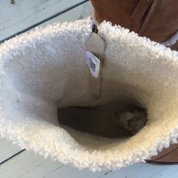 TOMS Leather Boots - Picture 6 of 9